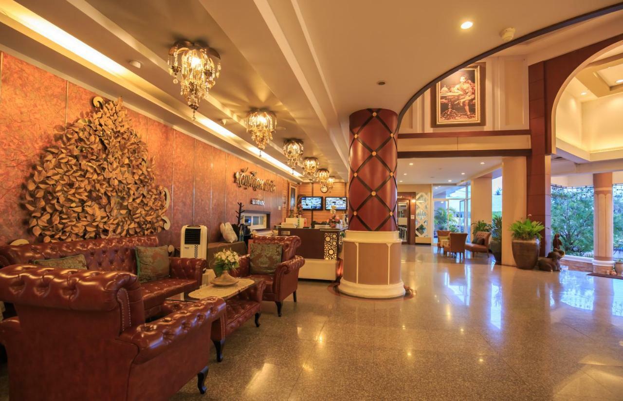 Hotel Kwan Ruen Park Nakhonratchasima Esterno foto