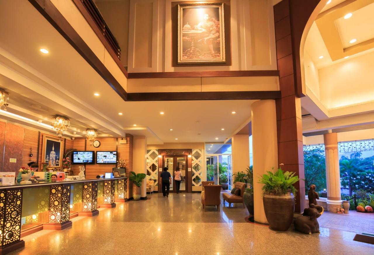 Hotel Kwan Ruen Park Nakhonratchasima Esterno foto