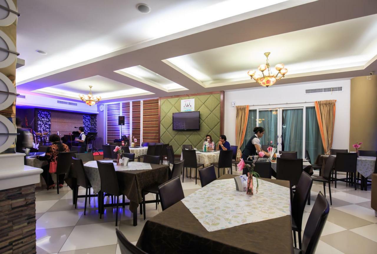 Hotel Kwan Ruen Park Nakhonratchasima Esterno foto