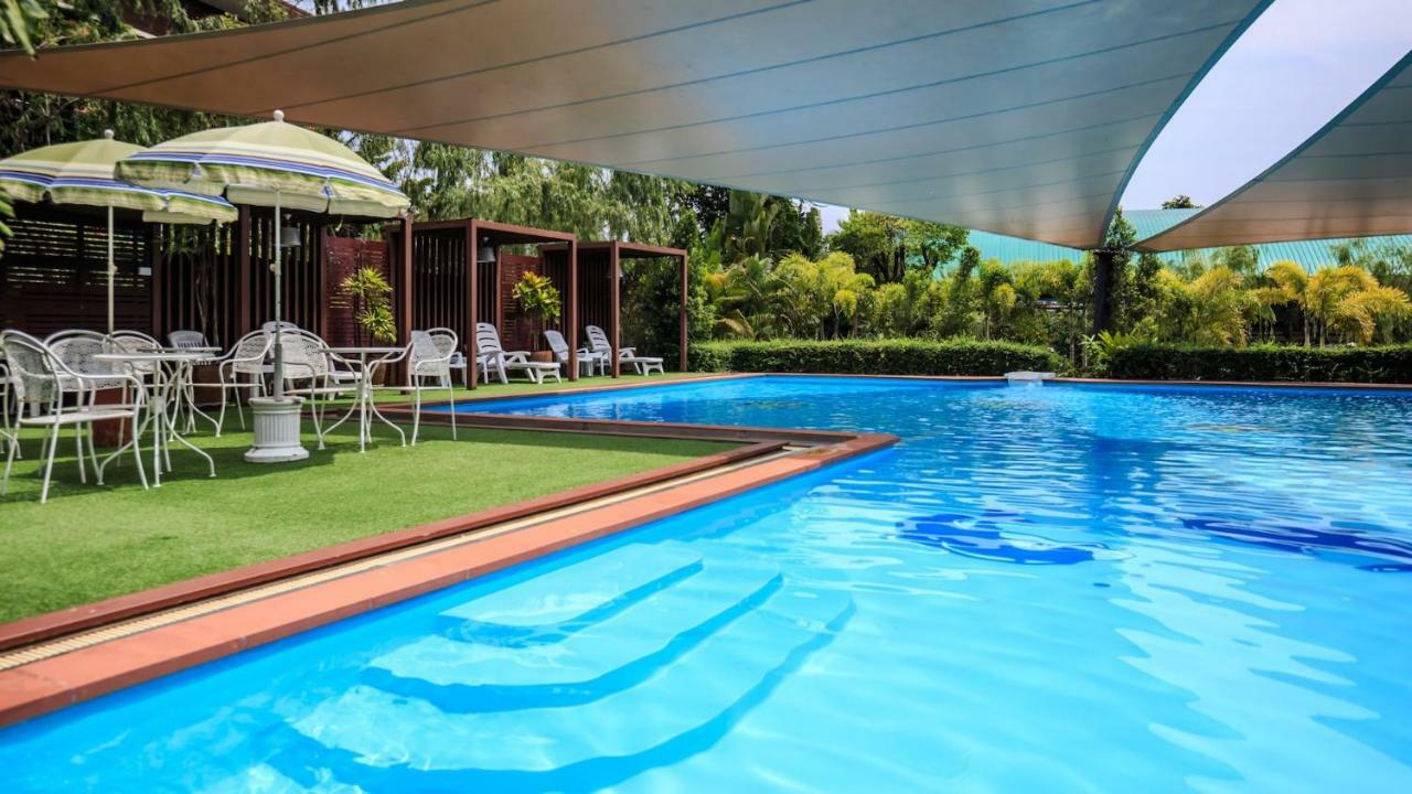 Hotel Kwan Ruen Park Nakhonratchasima Esterno foto